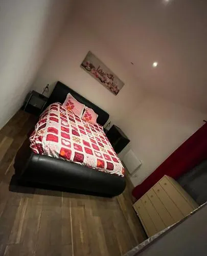 Maisonette De Plain Pied A 5 A Pied De La Gare De Denain.